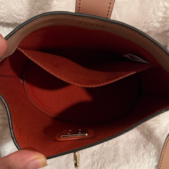 Furla Peach-to-Coral Ombre Leather Crossbody - Picture 5 of 10